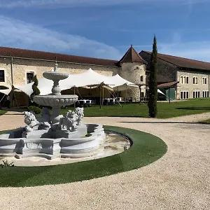 chateau-chapeau-cornu-dependances.hotels-rhonealpes.com/